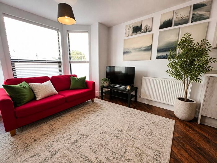 4 Bedroom Apartment To Rent In Flat, Radcliffe Road, West Bridgford, Nottingham, NG2