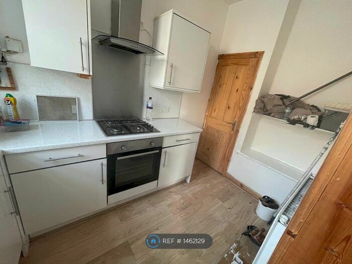 2 Bedroom Terraced House To Rent In Lapage Street, Bradford, BD3
