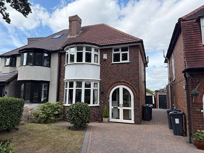 3 Bedroom Semi-Detached House For Sale In Kingsbury Road, Birmingham, B24