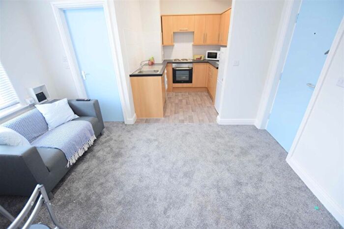 1 Bedroom Flat To Rent In Colbeck Chambers - High Street - Student Apartment - /, LN5