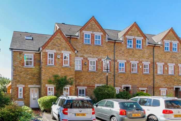 4 Bedroom Town House To Rent In Plater Drive, Oxford, OX2