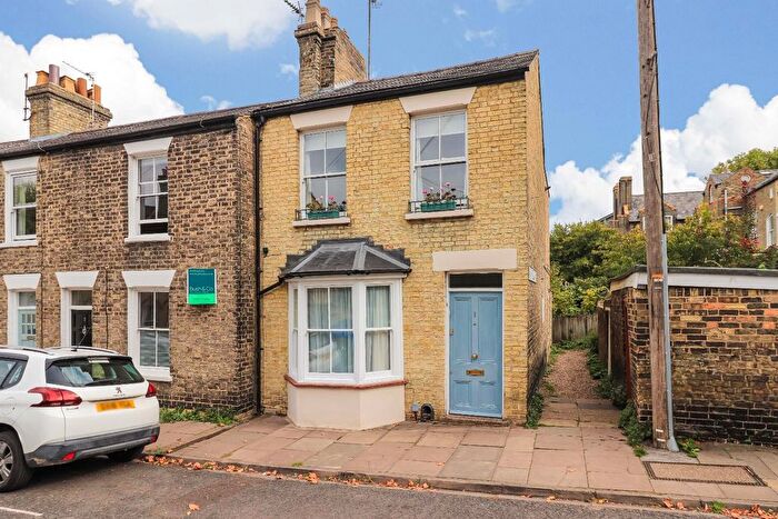 2 Bedroom Terraced House For Sale In Auckland Road, Cambridge, CB5