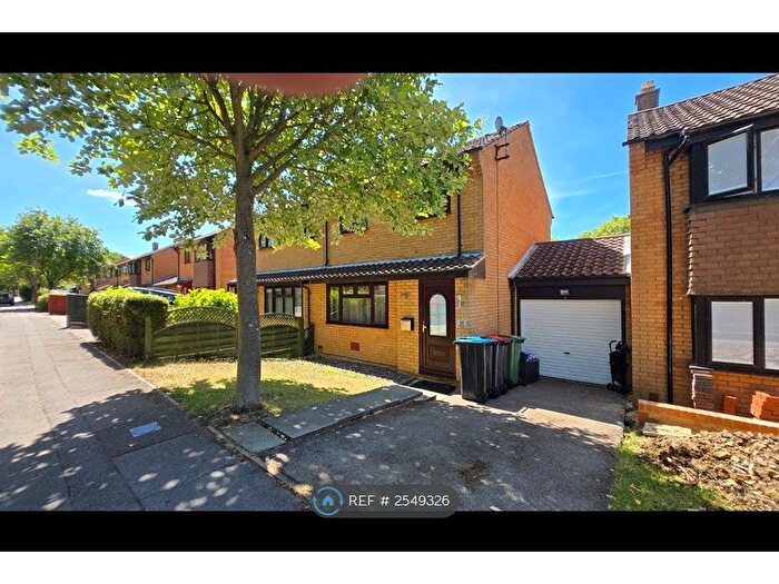 3 Bedroom Semi-Detached House To Rent In The Boundary, Milton Keynes, MK6