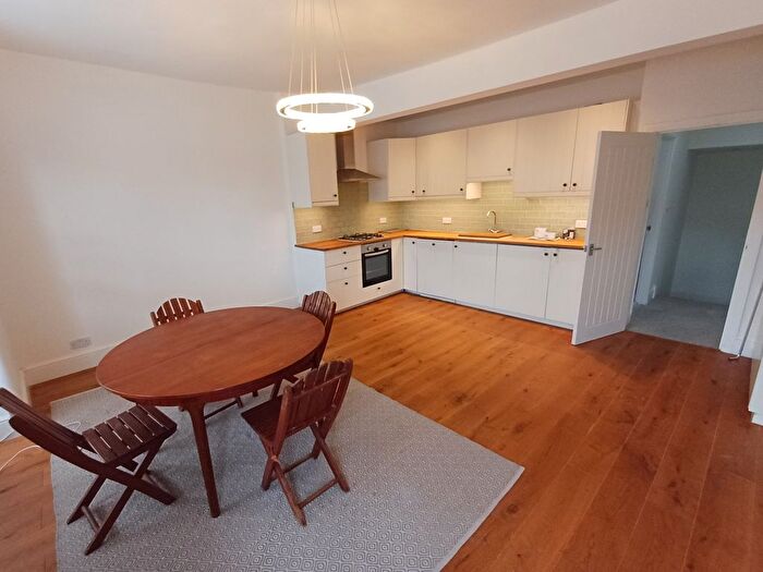 2 Bedroom Flat To Rent In Oldfield Road, London, NW10