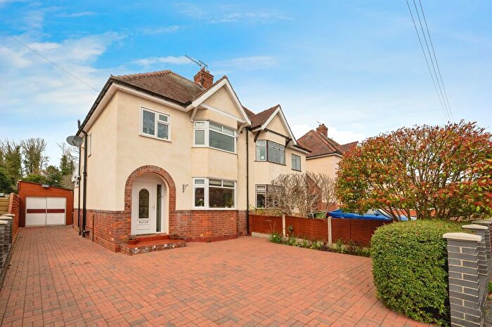 3 Bedroom Semi-Detached House For Sale In Kingston Avenue, Worcester, WR3