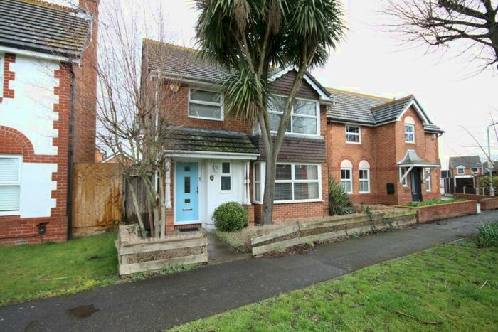 4 Bedroom Detached House To Rent In Walsby Drive, Sittingbourne, ME10