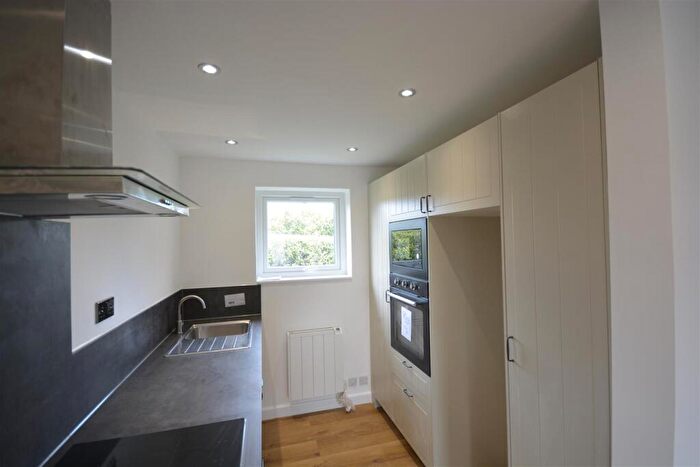 2 Bedroom Apartment To Rent In Balquhain Close, Ashtead, Surrey, KT21