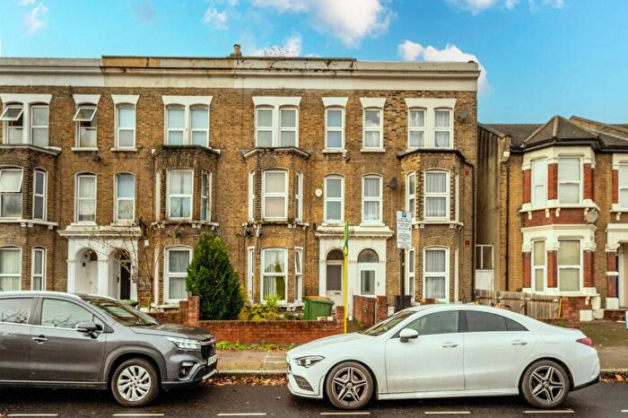 3 Bedroom Flat For Sale In Carnarvon Road, Stratford, London, E15
