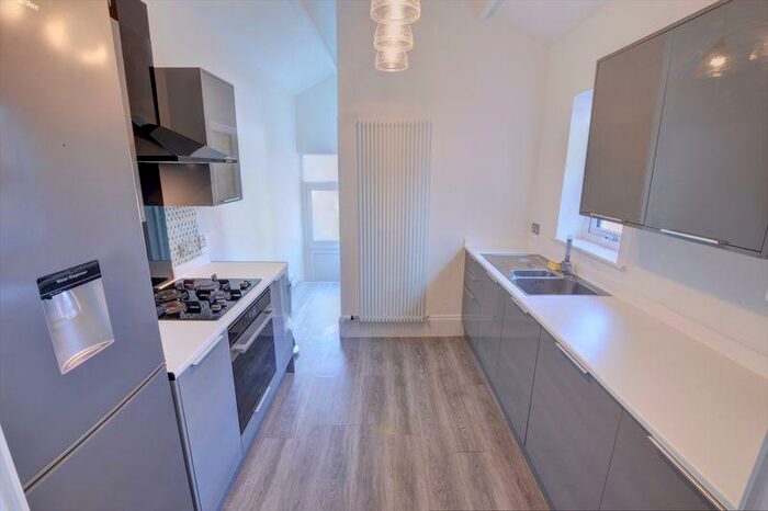 2 Bedroom Flat To Rent In Glenthorn Road, Jesmond, Newcastle Upon Tyne, NE2