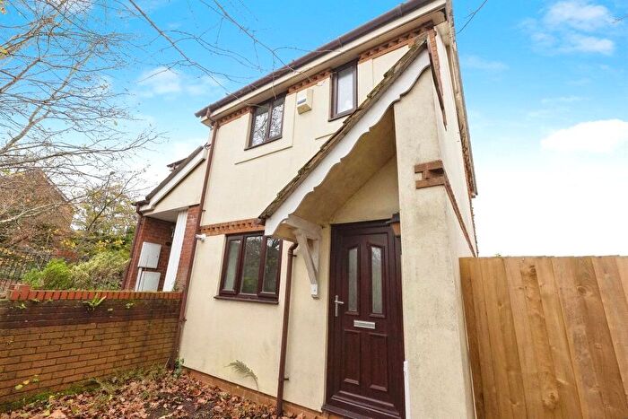 2 Bedroom Semi Detached House For Sale In Hoylake Drive, Warmley, Bristol, BS30