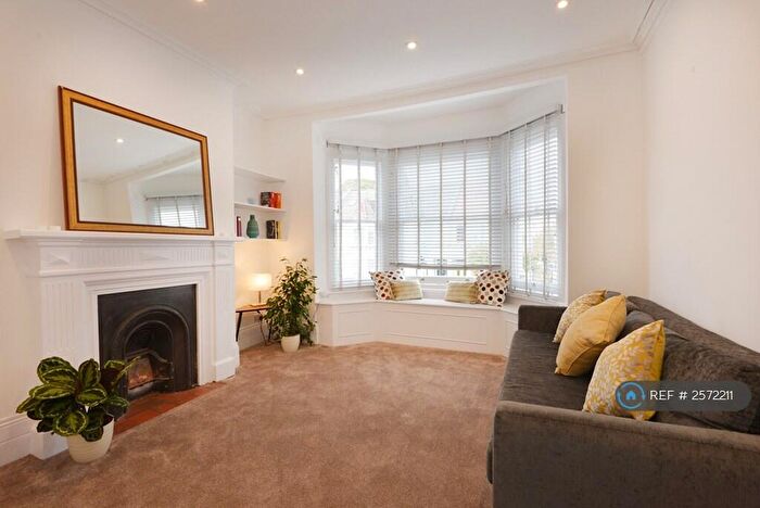 2 Bedroom Flat To Rent In Hillfield Road, London, NW6