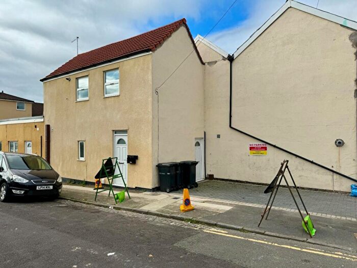 Flat To Rent In Bell Hill Road, St George, Bristol, BS5