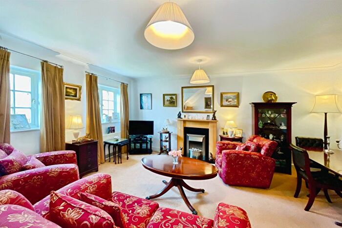 2 Bedroom Flat For Sale In Gatchell Oaks, Trull, Taunton, TA3