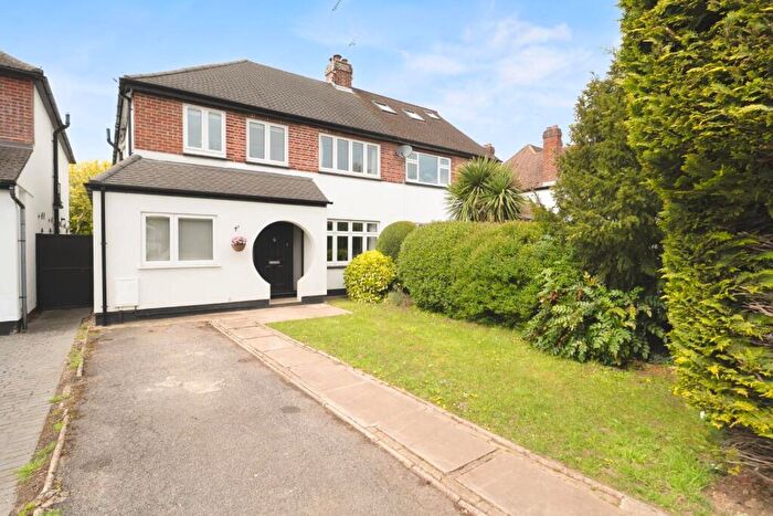 4 Bedroom Semi Detached House For Sale In Lawn Close, Datchet, Slough, SL3