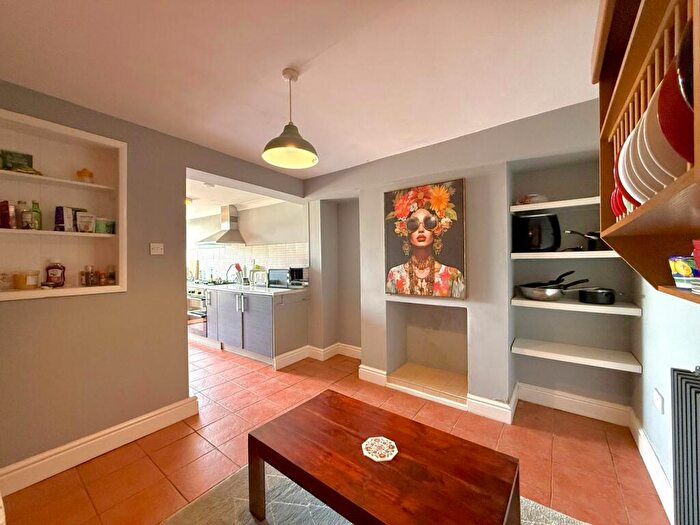 2 Bedroom Terraced House To Rent In Cross Street, Swindon, SN1