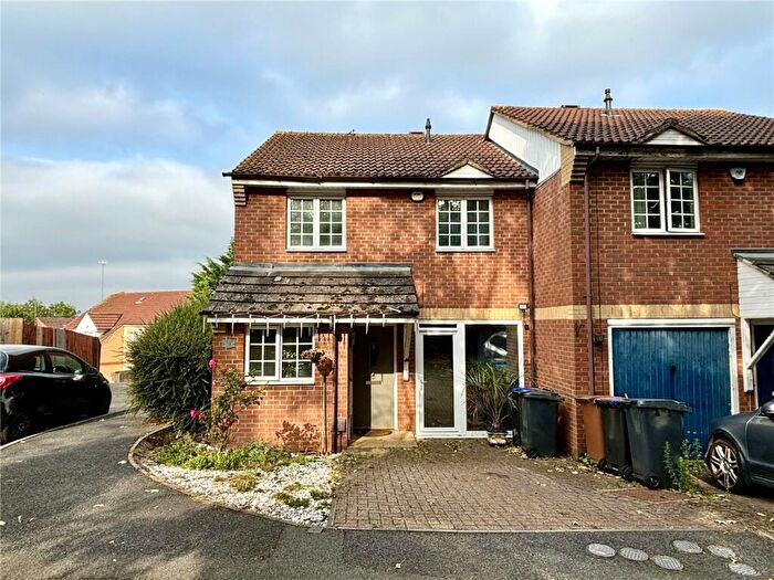 3 Bedroom End Of Terrace House To Rent In Bective View, Northampton, Northamptonshire, NN2