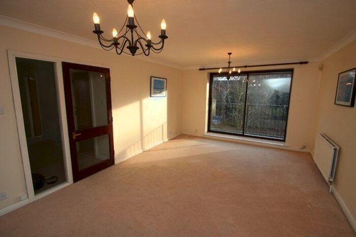 2 Bedroom Flat To Rent In Chepstow Road, Croydon, CR0