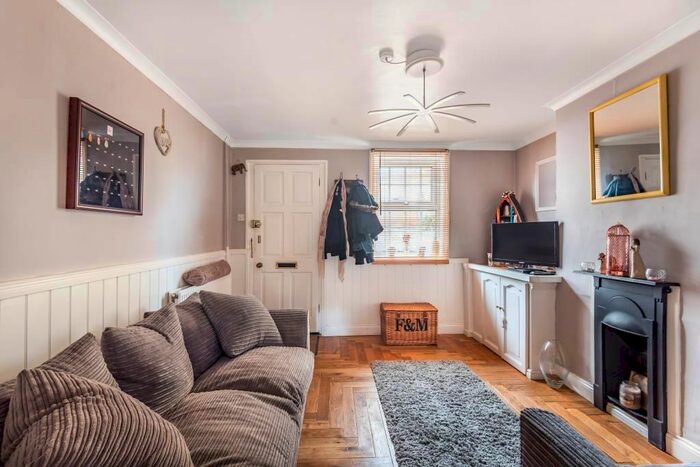 1 Bedroom Terraced House To Rent In Henley-On-Thames, Oxfordshire, RG9