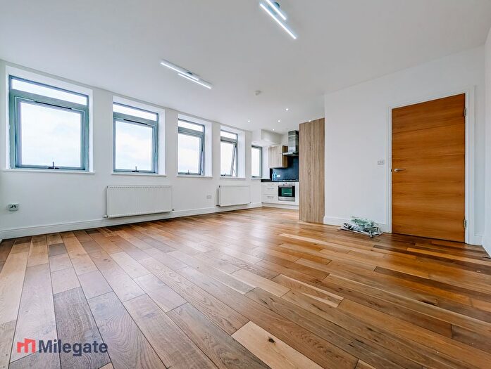 1 Bedroom Flat To Rent In Garth Road, Morden, SM4