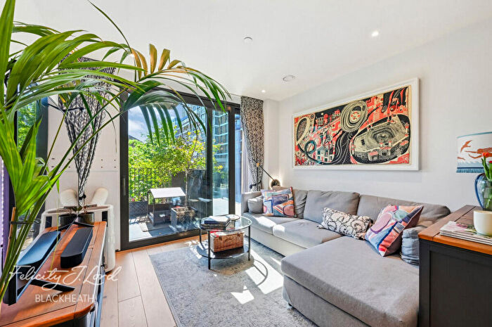 2 Bedroom Apartment For Sale In Major Draper Street, London, SE18
