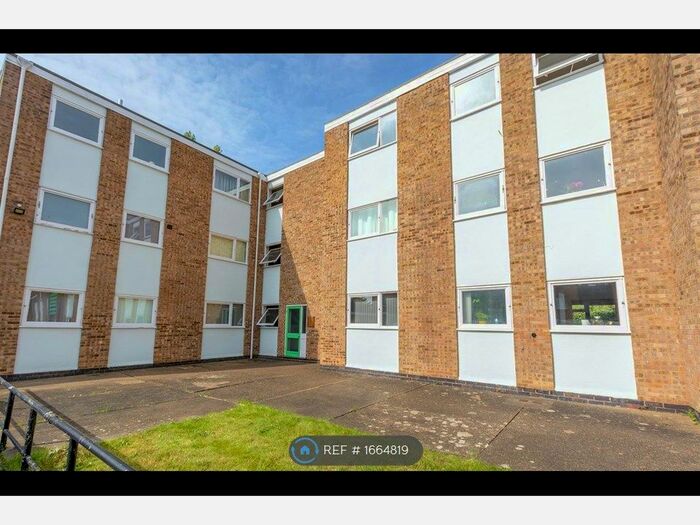 2 Bedroom Flat To Rent In Broadgate Avenue, Beeston, Nottingham, NG9