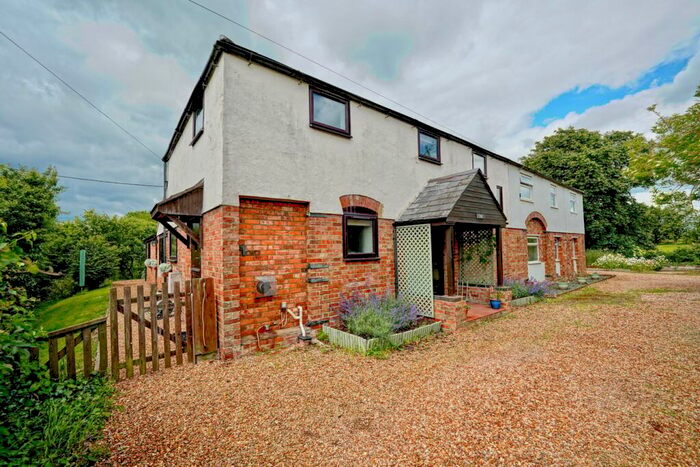 4 Bedroom Barn Conversion For Sale In Main Street, Upton, Huntingdon, PE28