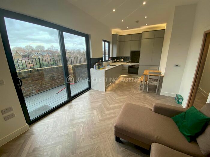 2 Bedroom Flat To Rent In Craven Avenue, London, W5