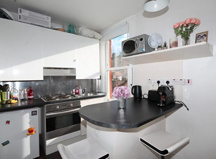 Studio To Rent In The Grove, Finchley, N3