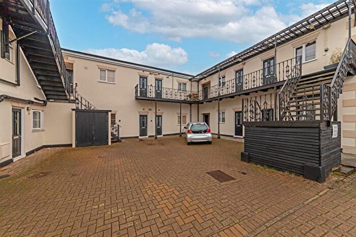 1 Bedroom Apartment To Rent In D`Ennis CourtGrange StreetSt AlbansHertfordshire, AL3