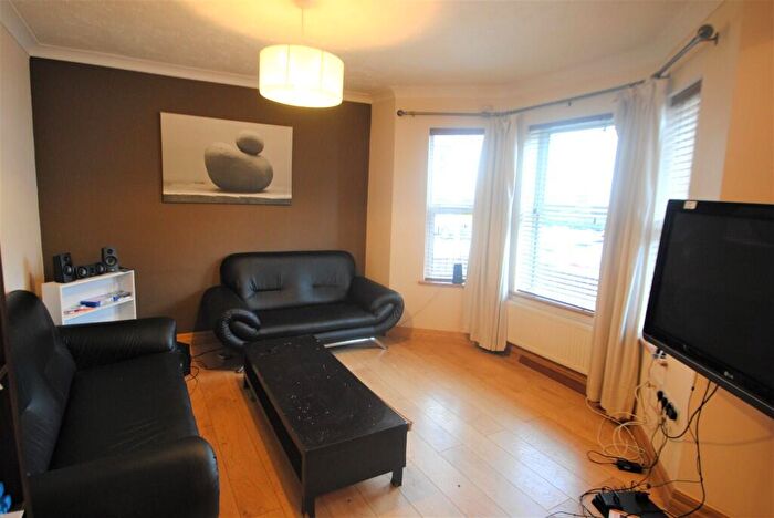 4 Bedroom Semi-Detached House To Rent In Shelbourne Road, Bournemouth, Dorset, BH8