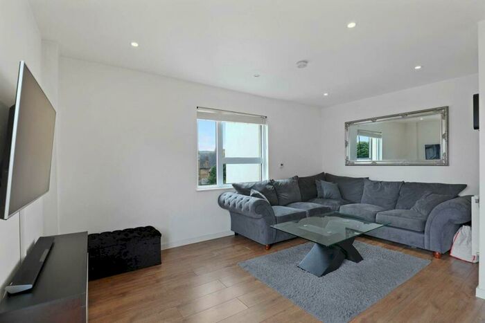 2 Bedroom Flat To Rent In Raine Street, Wapping, London, E1W