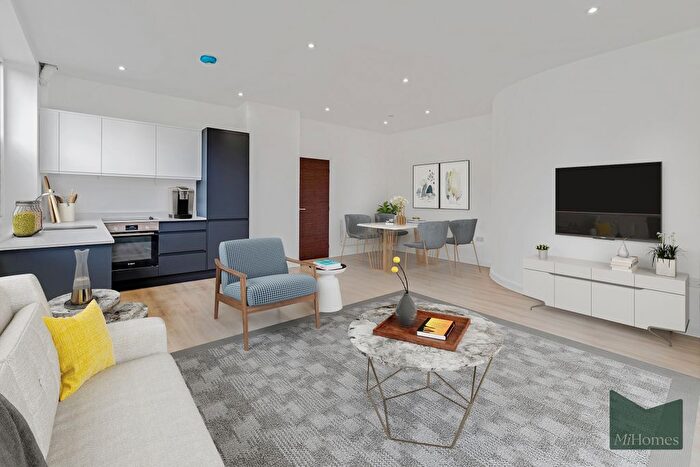 2 Bedroom Flat To Rent In Aquila House, Surrey, RH1