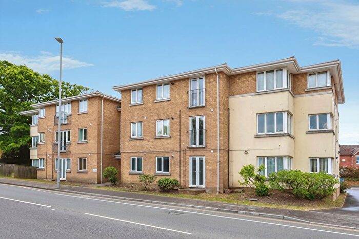 2 Bedroom Flat For Sale In Blandford Road, Poole, Dorset, BH15