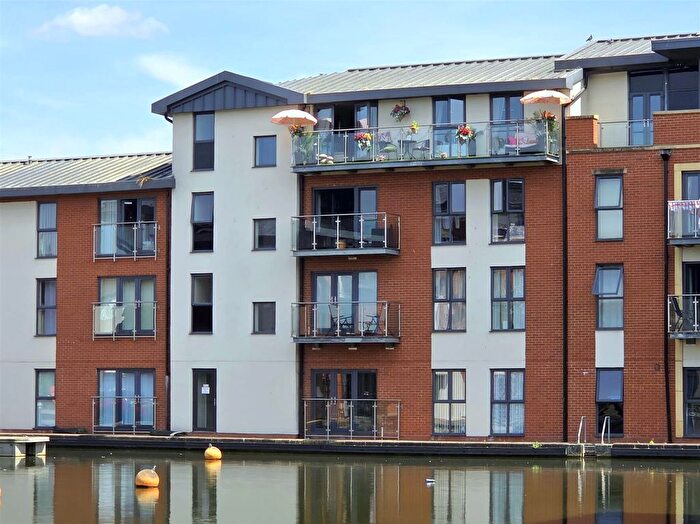 2 Bedroom Flat For Sale In Severn View, Waters Edge, DY13