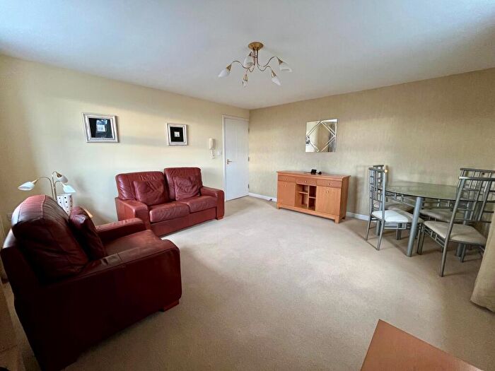 2 Bedroom Flat To Rent In Blandford Court, Westmorland Road, Newcastle Upon Tyne, NE4