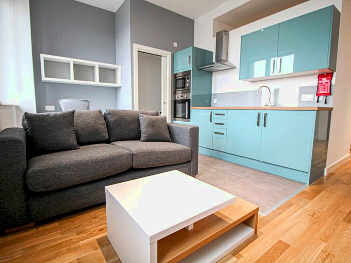 Studio To Rent In Apt, Q One Residence #, LS2