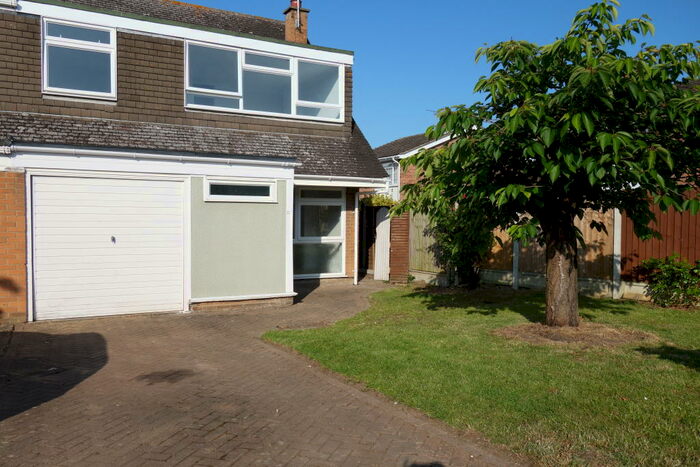 4 Bedroom Semi-Detached House To Rent In Grantham Road, Colchester, Essex, CO6