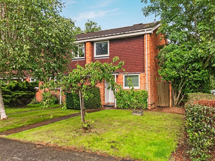 3 Bedroom End Of Terrace House To Rent In Marston Road, Horsell, Woking, GU21