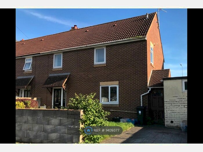 3 Bedroom Semi-Detached House To Rent In Wick Road, Bristol, BS35