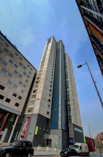 2 Bedroom Apartment To Rent In Beetham Tower, Old Hall Street, Liverpool, L3