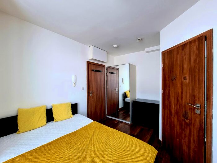 Studio To Rent In Chalvey Road East, Slough, SL1