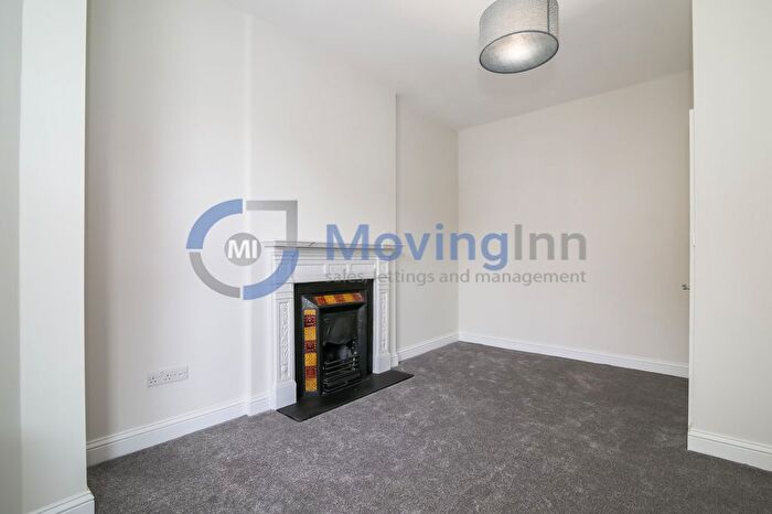 2 Bedroom Flat To Rent In Birdhurst Road, South Croydon, Surrey, CR2