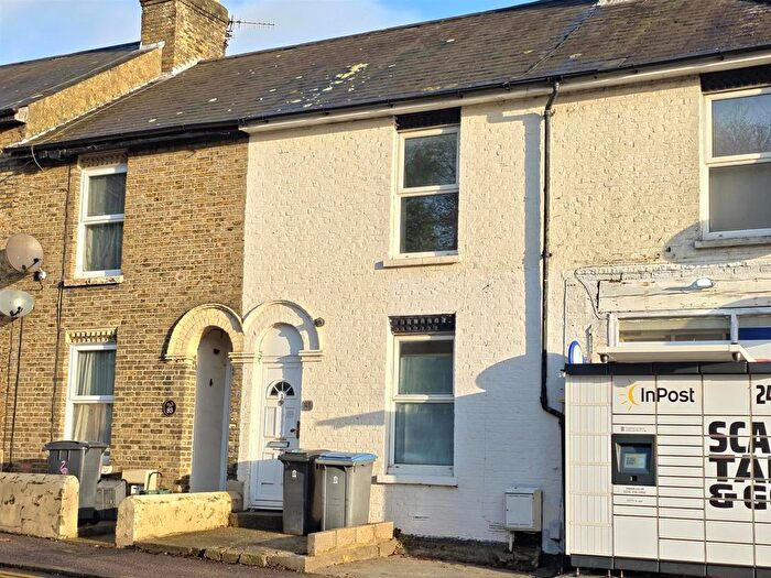 2 Bedroom Flat To Rent In Crabble Hill, Dover, CT17