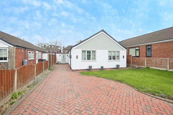 3 Bedroom Bungalow For Sale In Castle Drive, Coleshill, Birmingham, Warwickshire, B46