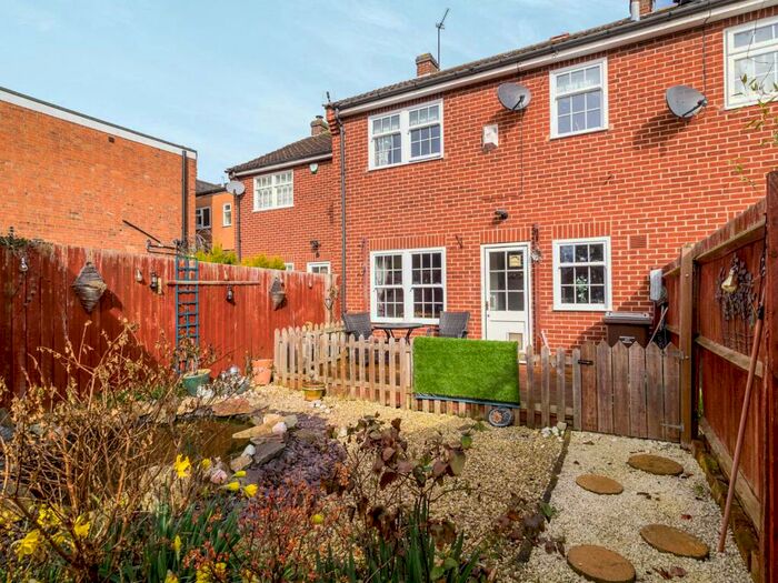 3 Bedroom Apartment To Rent In Church Street, Bingham, NG13