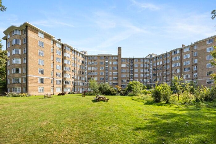 3 Bedroom Apartment To Rent In Furze Hill, Hove, East Sussex, BN3
