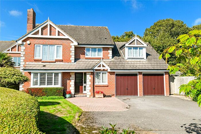 5 Bedroom Detached House For Sale In Velvet Lawn Road, New Milton, Hampshire, BH25