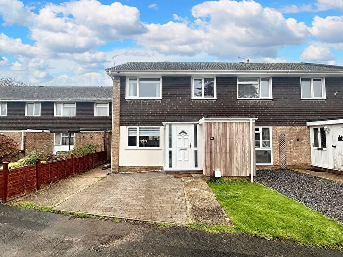 3 Bedroom End Of Terrace House For Sale In Butts Ash Gardens, Hythe, SO45