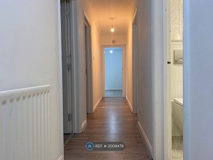 2 Bedroom Flat To Rent In Nightingale Court, London, NW9