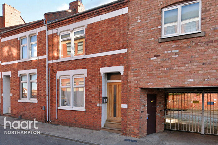 2 Bedroom Apartment To Rent In Artizan Road, Northampton, NN1